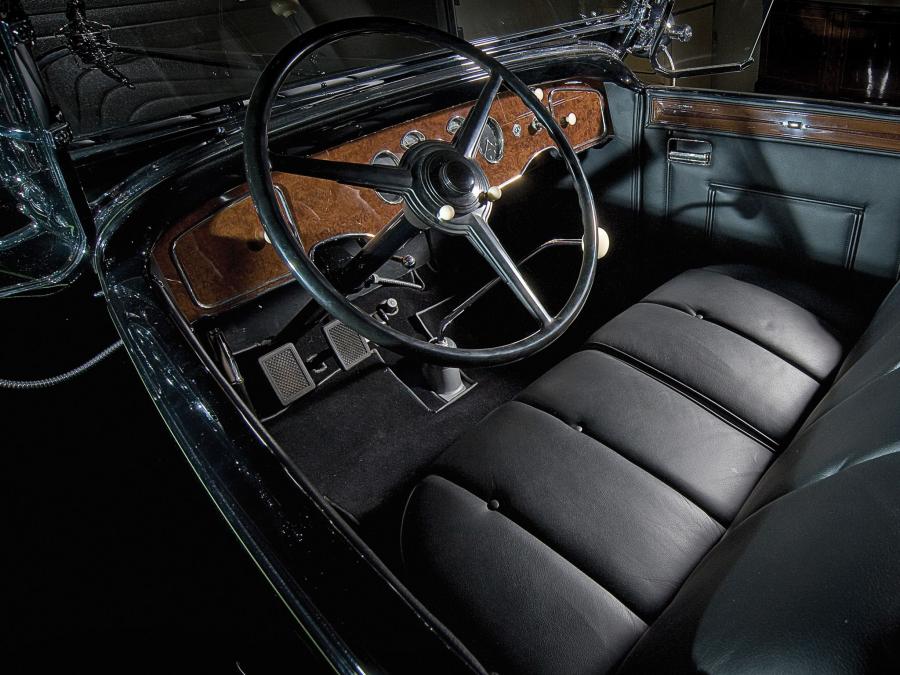  Packard Deluxe Eight Sport Phaeton 1931 года  (фото 8 из 21)